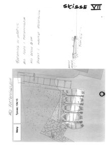 En håndskrevet skisse som viser detaljer for fortynningsrom, inkludert festemåte, bredde og steinfylling.
