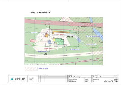 Situasjonsplan som viser tomtens form, høydeprofil, naboeiendom, garasje og trappoppføring.
