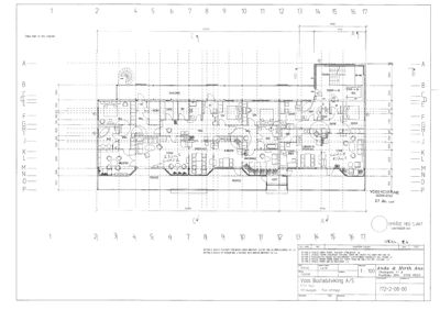 Etasjeplan (1. etasje) for en bygning i Voss kommune, som viser romfordeling, dører, vinduer og innvendige vegger.