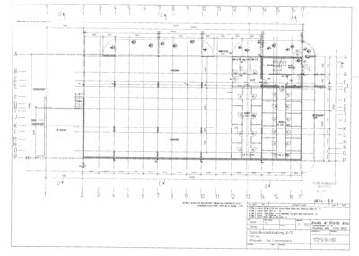 Etasjeplan (plan 2) som viser romfordeling, dimensjoner og plassering av inngang og parkering.