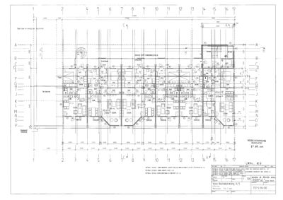 Etasjeplan (1. etasje) for Voss Barndalveien 4/5, som viser romfordeling, vegger, dører, vinduer og innredning.