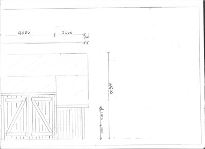 Dette bildet viser en tegning av en fasade, sannsynligvis en del av en større tegning. Det er tegnet inn mål på en dør (4000 mm bredde, 2000 mm høyde) og en vindu eller en annen åpning (6500 mm høyde).