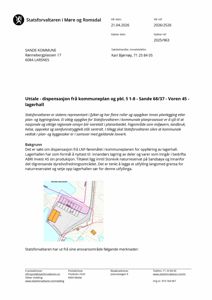 En situasjonsplan eller kartutsnitt som viser tomtens beliggenhet i forhold til nabolag (Storevik naturreservat) og veier.