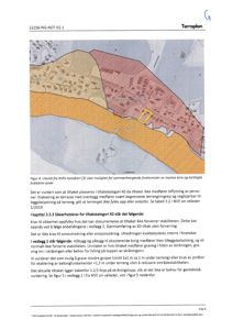 Situasjonsplan som viser tomtens beliggenhet i forhold til nabolag, med fargekodet arealbruk og en gul markering av et spesifikt område.