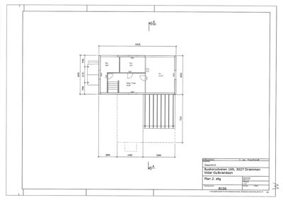 Etasjeplan (Plan 2. etg) for en bygning i Bøkerudveien 169, Drammen. Tegningen viser romfordeling, dører, trapp og dimensjoner.