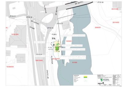 Situasjonsplan som viser bygningens plassering i forhold til veier, naboeiendom og reguleringsgrenser.