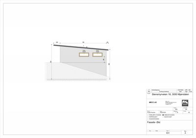 Fasadetegning som viser utsiden av en bygning sett fra øst, med mål og vindusoppsett.