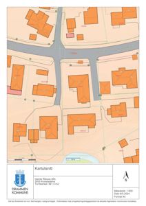 Situasjonsplan eller kartutsnitt som viser bygningsplassering, vegnett og tomtegrenser i Drammen kommune.