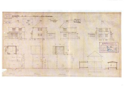 Fasadetegning som viser bygningens utsyn fra flere vinkler, inkludert etasjeplaner og snitt.