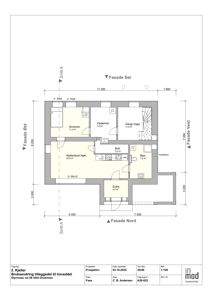 Etasjeplan for 2. kjeller med romfordeling, mål og fasaderetning.