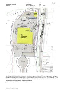 Situasjonsplan som viser tomtegrenser, bygningens plassering, veier og høydekurver.