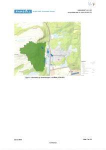 En situasjonsplan eller kart som viser et område med topografi, vannveier og infrastruktur. Tittelen 'OVERORDNET VA-PLAN' og teksten 'Figur 4: Flomveier og forsengkninger i området' bekrefter at dette er et kart over et geografisk område.