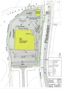 Situasjonsplan som viser tomtens grenser, bygningers plassering, veier og tilhørende infrastruktur.