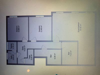 Etasjeplan for en bolig som viser romfordeling, romarealer (m²) og døråpninger.