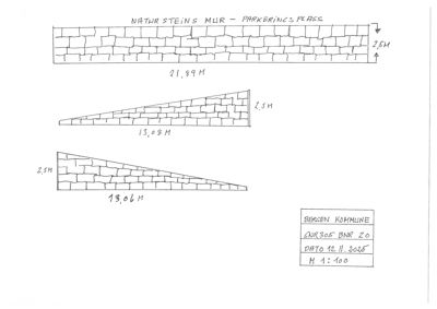 Tegning som viser detaljert oppriss av en natursteinsmur med angitte høyder og tykkelse.
