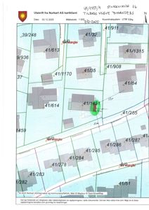 Situasjonsplan (tomtekart) som viser eiendomsinndeling, bygninger og veier i området.