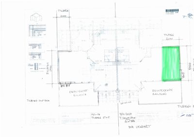 Etasjeplan (plantegning) som viser romfordeling, eksisterende og tilleggsarealer (markert med grønt), samt mål og notasjoner om 'TILBYGG'.
