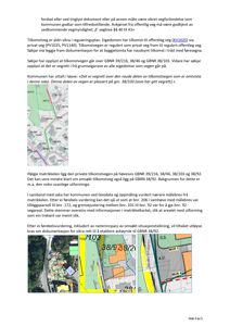 Bildet viser en situasjonsplan eller et kart som viser eiendomsnummer, vegnummer og grenser. Det inneholder også et flyfoto som viser bygningene i området.