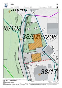 Situasjonsplan som viser tomtens grenser, nabotomter (38/103, 38/206), friskiktsoner, murer og bygningers plassering.