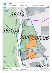 Situasjonsplan som viser tomtens beliggenhet, nabotomter, eksisterende og planlagt bebyggelse, samt friskiktsone og vegger.