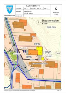 Situasjonsplan (kartutsnitt) som viser eiendomsforhold, eksisterende og nye bygninger, vegger, stier og topografi for Staksheio 10.