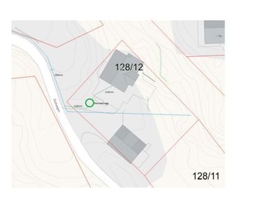 Situasjonsplan som viser tomtens form, grenser (røde linjer), høydemålinger (konturlinjer), nabotomter (128/11 og 286), samt plassering av eksisterende bygninger og en planlagt 'Renoverings'område.