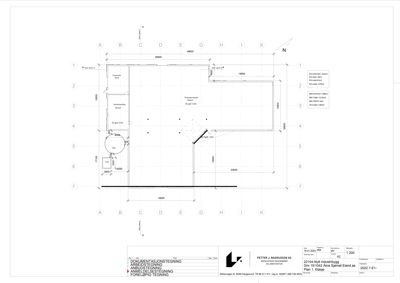 Etasjeplan (1. etasje) som viser romfordeling, dimensjoner og plassering av vegg og dører.