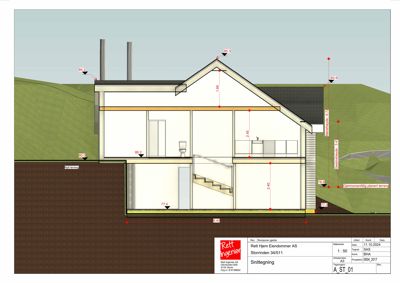Snittegning som viser tverrsnittet av en bolig med mål på høyder, takhøyde og grunnplan.