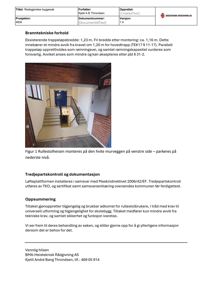 Fotografi av en trapp og rullestolheis i en bygning.