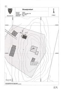 Situasjonskart som viser eiendommen med eksisterende og planlagt bebyggelse, topografi og nabolag.
