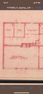 Etasjeplan med romfordeling (Mat, Ved, bisp. bod, Peisestue) og en grønn målelinje.