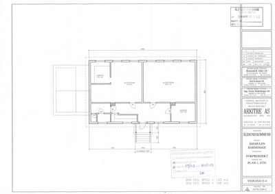 Etasjeplan (1. etasje) for Åsemulen Barnehage som viser romfordeling, dører, trapp og mål.