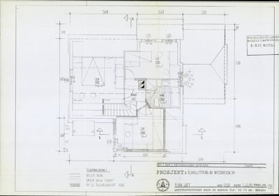 Plantegning av etasjeplan for en bolig med romfordeling, dimensjoner og tekniske merknader.