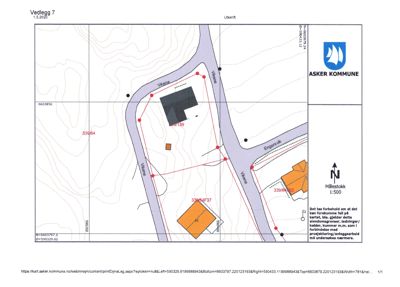 Situasjonsplan som viser tomtens form, grenser, høydeforhold (konturlinjer), og plassering av bygninger i forhold til veier (Vikervei, Engerskogen).