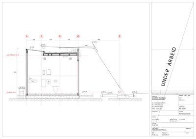Snittegning som viser bygningens tverrsnitt, konstruksjon og innvendig oppsett.