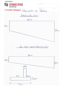 Håndskrevet tegning som viser detaljert oppriss av en ny mur med redskrav på bunn, inkludert mål og konstruksjonsdetaljer.