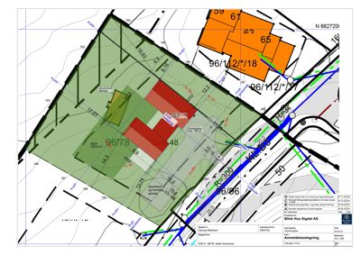 Situasjonsplan som viser tomtens grenser, nabotomter, høydeforhold og bygningers plassering.