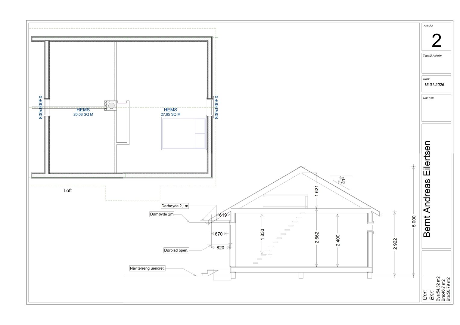 Snittegning som viser etasjehøyder, takhøyde og trappetrinn i en bygning.