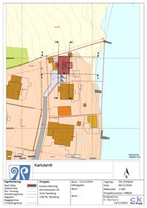Situasjonsplan (kartutsnitt) som viser tomtens plassering i forhold til nabolag, eiendomsgrenser, reguleringsgrenser og høydemålerlinjer.
