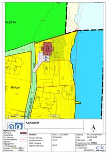 Situasjonsplan som viser eiendomsgranser, byggegrenser, eksisterende og planlagt bebyggelse, samt topografi (konturlinjer) og veiadkomst.