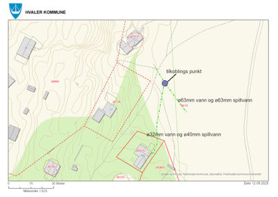 Situasjonsplan som viser tomtens plassering i forhold til nabolag, høydeforhold (konturlinjer), og planlagt vann- og avløpsrør med koblingspunkt.