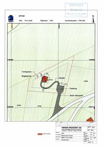 Situasjonsplan som viser tomtens grenser, byggegrense, eksisterende veier og plassering av nytt tiltak.
