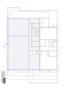 Etasjeplan for 1. etasje som viser romfordeling, vegger, dører og dimensjoner.