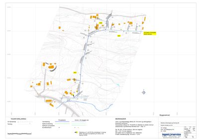 Situasjonsplan som viser ruten for VA-rør (grå linje) i forhold til eksisterende infrastruktur, eiendomsgrenser og topografi.