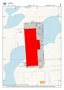 Situasjonsplan som viser bygningens plassering på tomt, med mål, høyder (konturlinjer) og nabolag.