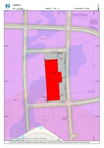 Situasjonsplan som viser tomtens plassering i forhold til veier og nabolag, samt bygningens plassering og dimensjoner.
