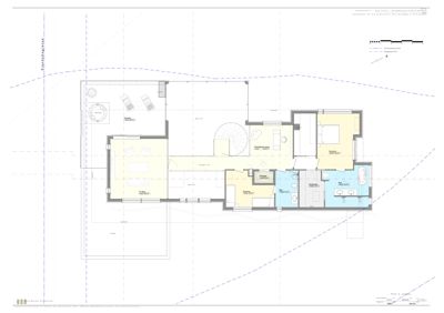Etasjeplan som viser romfordeling, møblering og sirkeltrapp i en bolig.