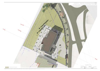 Situasjonsplan som viser bygningens plassering på tomten i forhold til veier og naboeiendom.