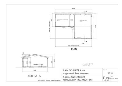 Bildet viser en tegning som inneholder både et etasjeplan (PLAN) og et tverrsnitt (SNITT A - A) av en bygning.