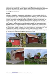 Fotografier av en rød hytte med tilhørende annektsplaner og omgivelser.